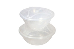 Clear salad bowls with lids with 528 and 532
